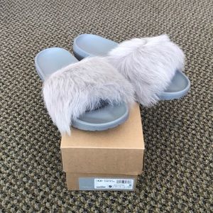 UGG W Royal slide. Size 9. Seal.